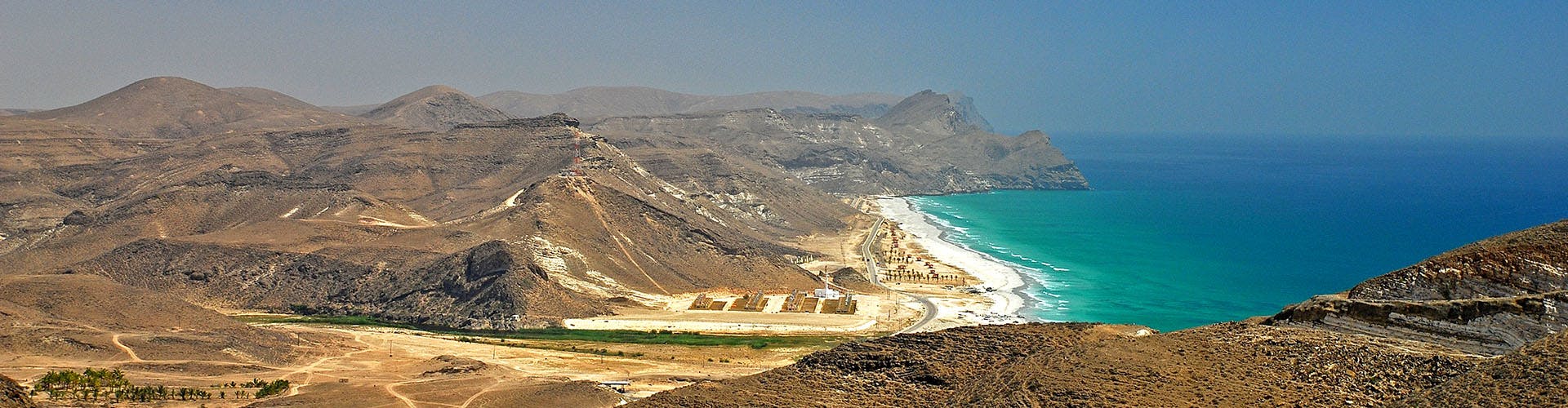 st essence of oman top-01-ah